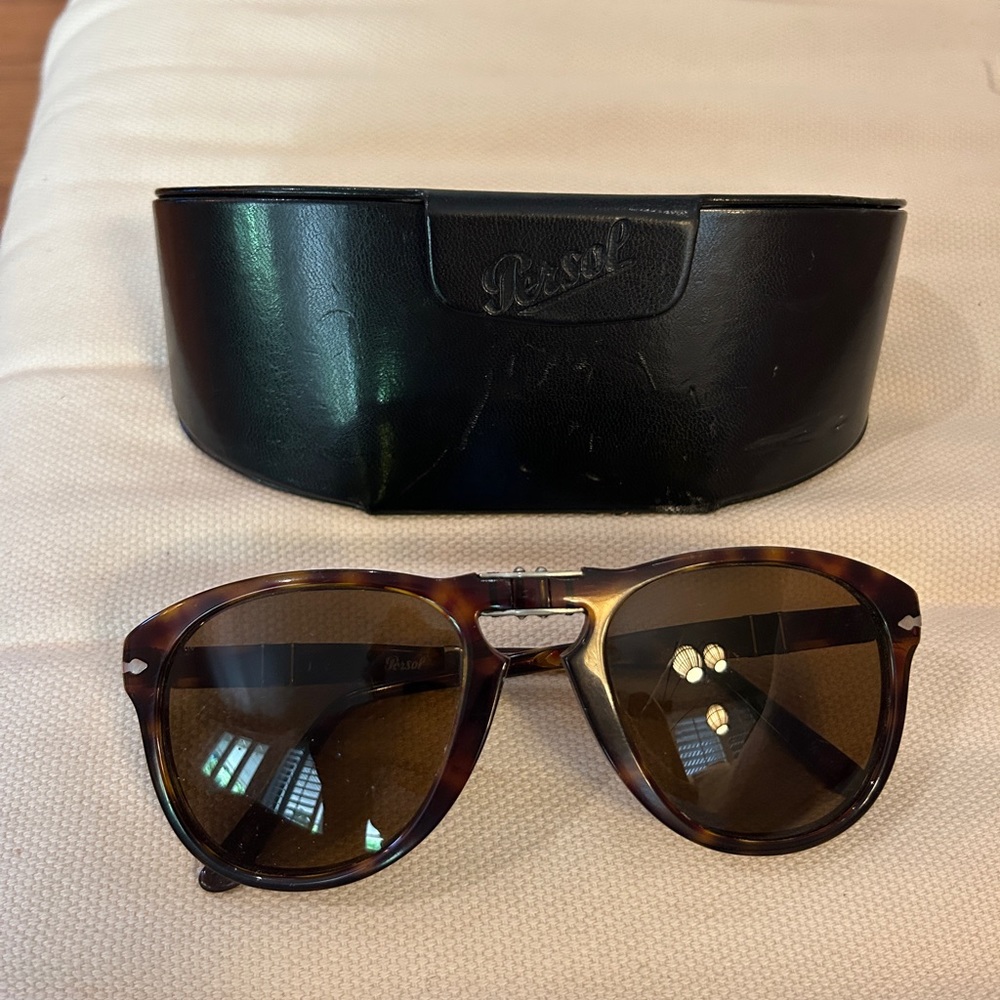 Tortoiseshell Persol Sunglasses!  714 Originals